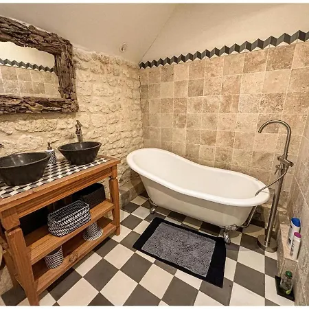 Holiday home Belle Grange En Pierre Avec Piscine Chauffee Saint-Ouen-de-la-Cour
