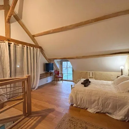 Belle Grange En Pierre Avec Piscine Chauffee Holiday home